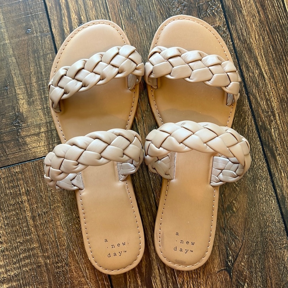 A New Day women’s sandals size 10